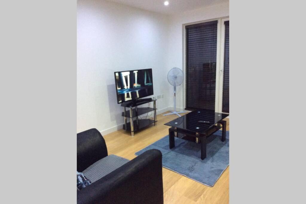 Max'Em Lexington Luxury Apartment Slough Buitenkant foto