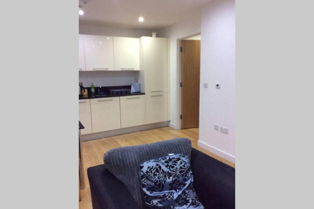 Max'Em Lexington Luxury Apartment Slough Buitenkant foto