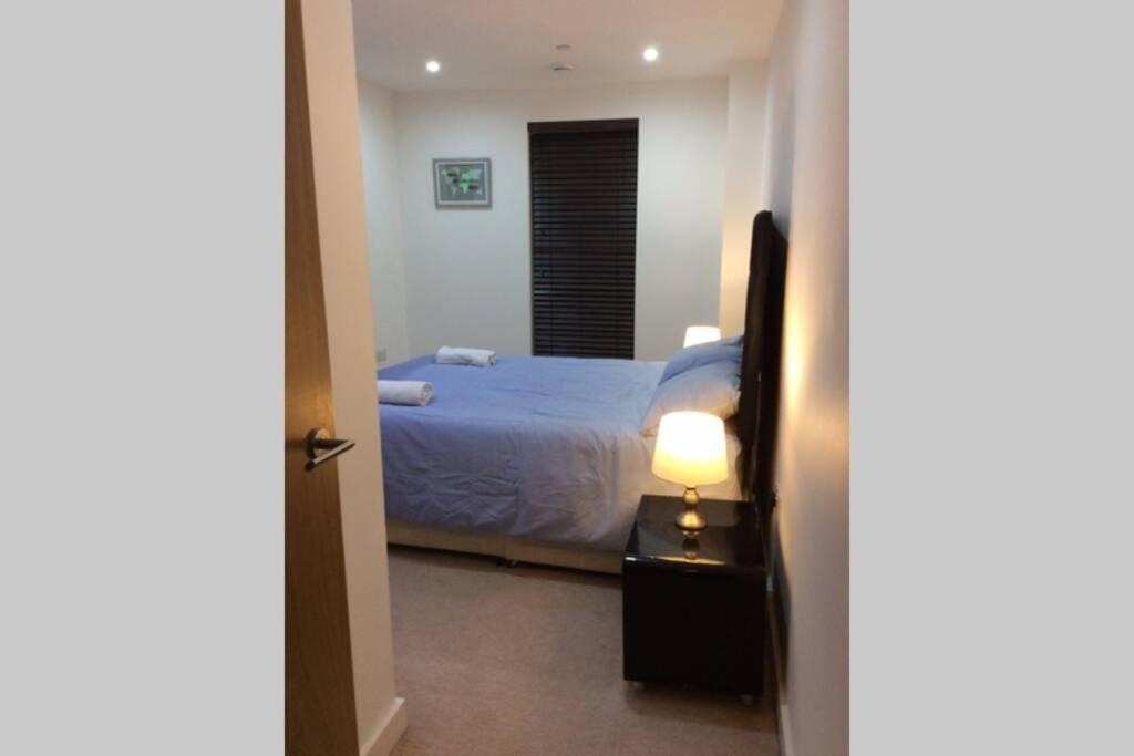Max'Em Lexington Luxury Apartment Slough Buitenkant foto