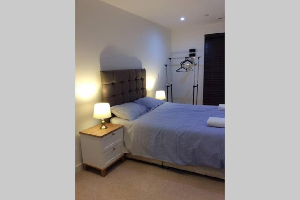 Max'Em Lexington Luxury Apartment Slough Buitenkant foto