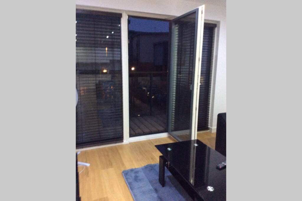 Max'Em Lexington Luxury Apartment Slough Buitenkant foto
