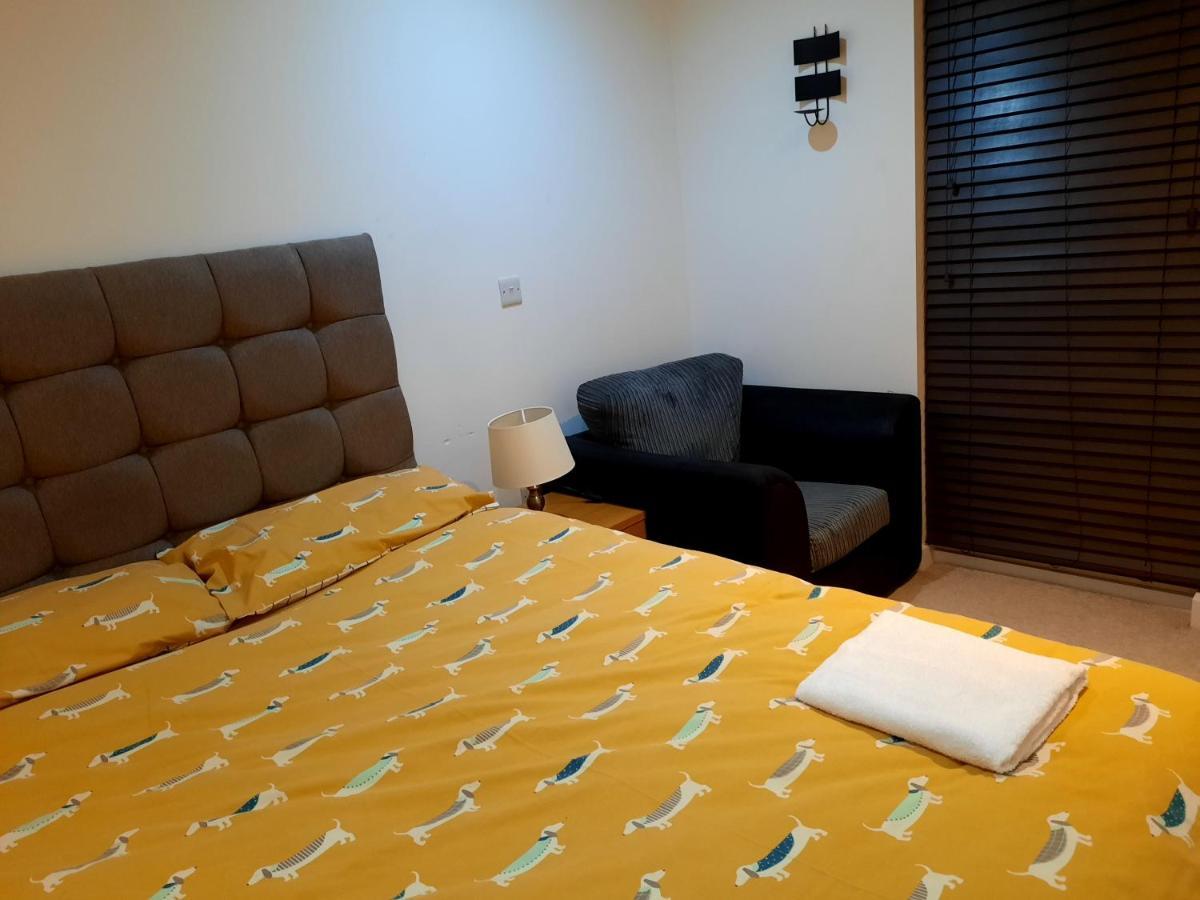 Max'Em Lexington Luxury Apartment Slough Buitenkant foto